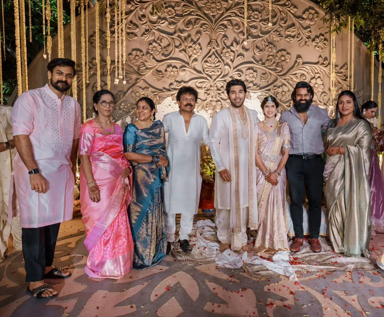 Allu Sirish's cousis, Vaishnav tej and Sai Dharam Tej also attended the ceremony.